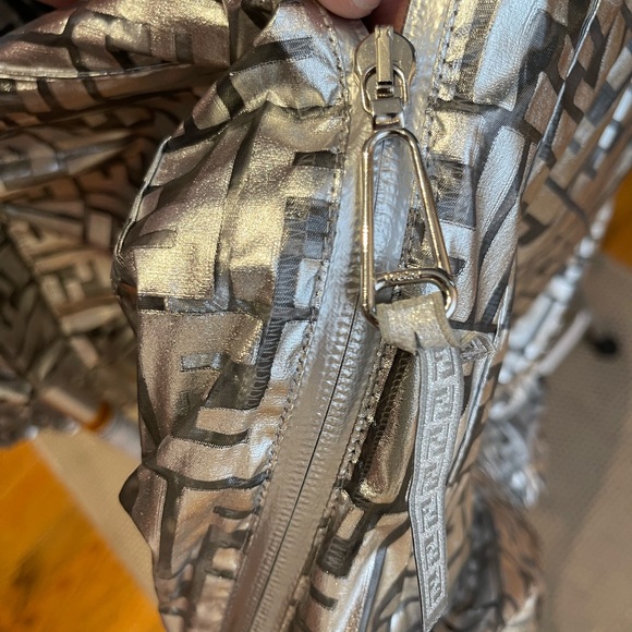 100% Autherntic NIcki Minaj Fendi collab UNISEX RAIN JACKET (42) - Picture 6 of 7